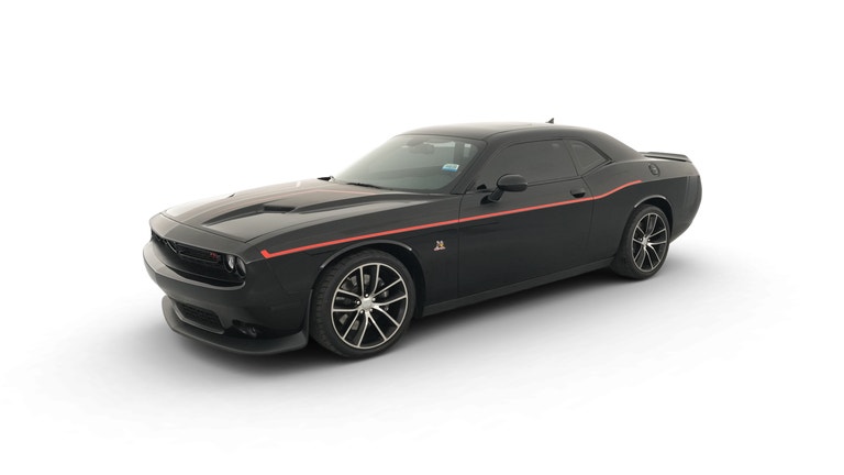 2015 Dodge Challenger vehicle photo