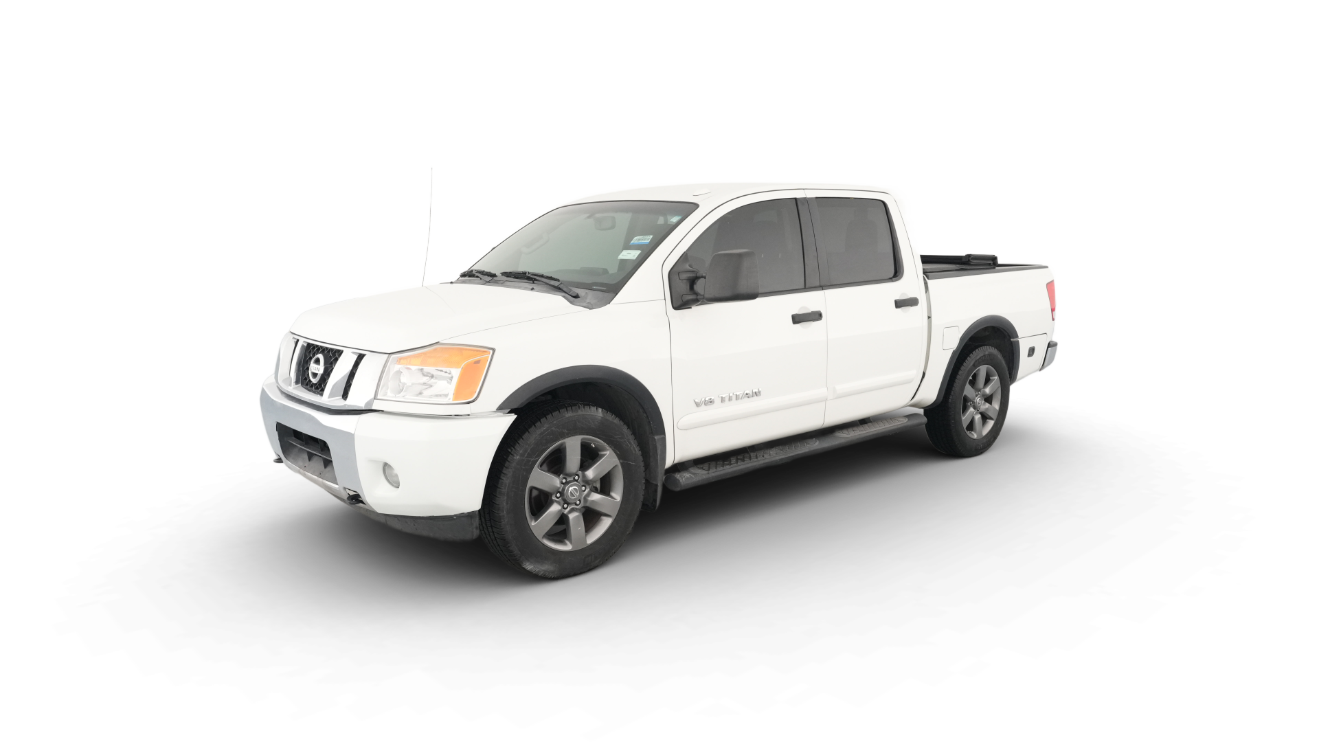 2015 Nissan Titan Crew Cab vehicle photo