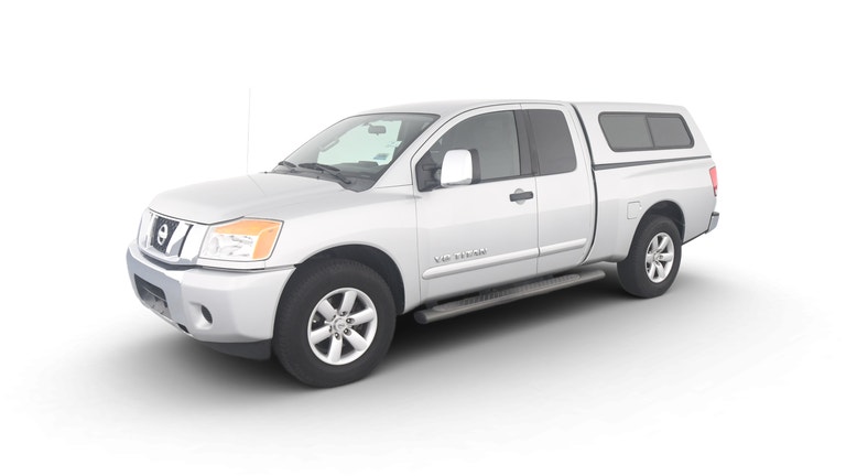 2015 Nissan Titan King Cab vehicle photo