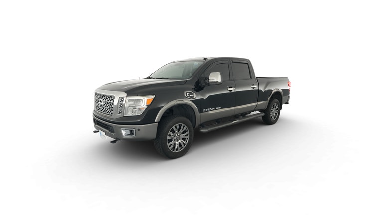 2016 Nissan TITAN XD Crew Cab vehicle photo