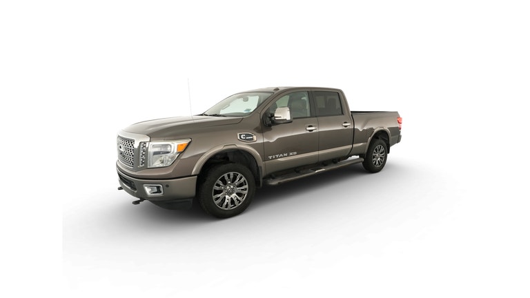 2016 Nissan TITAN XD Crew Cab vehicle photo