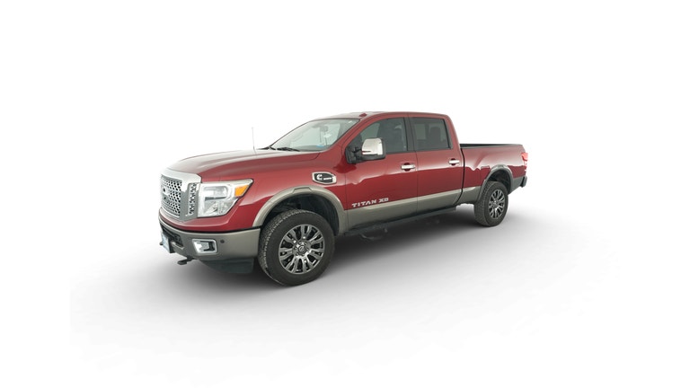 2016 Nissan TITAN XD Crew Cab vehicle photo