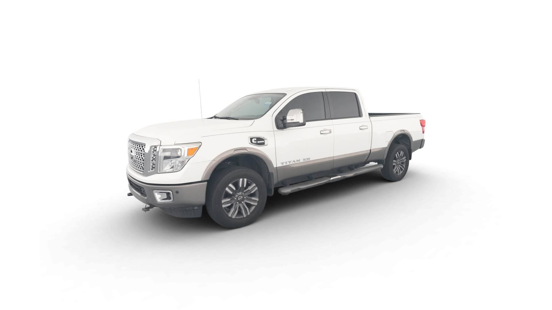 2016 Nissan TITAN XD Crew Cab vehicle photo