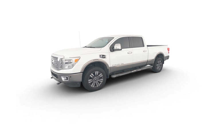 2016 Nissan TITAN XD Crew Cab vehicle photo