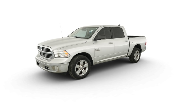 2016 Ram 1500 Crew Cab vehicle photo