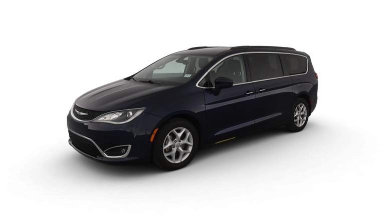 2017 Chrysler Pacifica vehicle photo