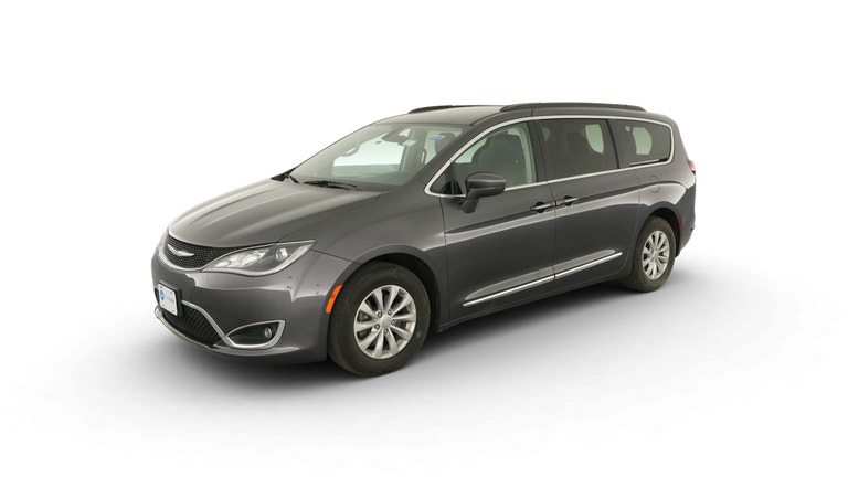 2017 Chrysler Pacifica vehicle photo