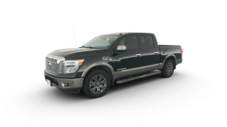 2017 Nissan Titan Crew Cab vehicle photo