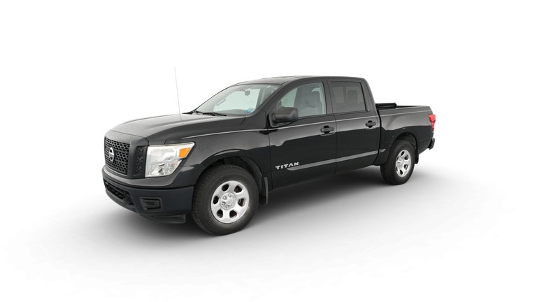 2017 Nissan Titan Crew Cab vehicle photo