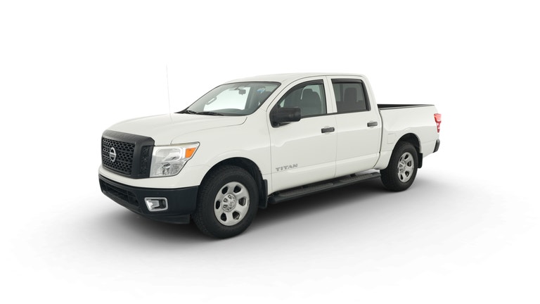 2017 Nissan Titan Crew Cab vehicle photo