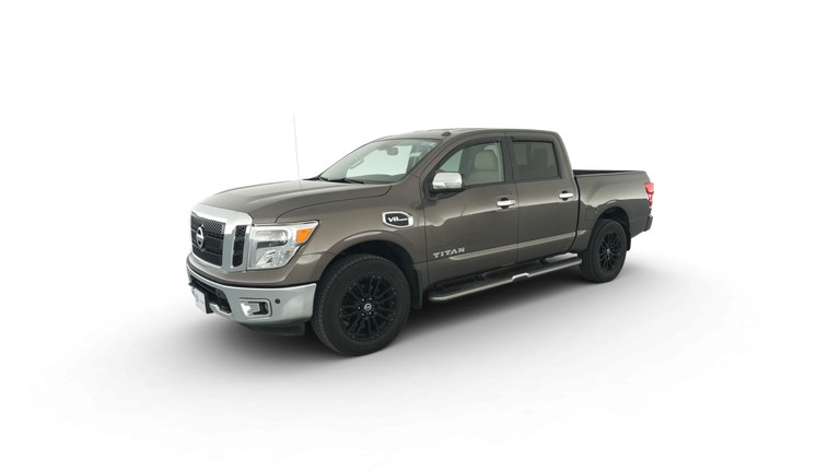2017 Nissan Titan Crew Cab vehicle photo