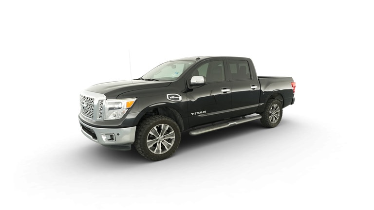 2017 Nissan Titan Crew Cab vehicle photo