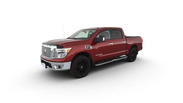 2017 Nissan Titan Crew Cab vehicle photo