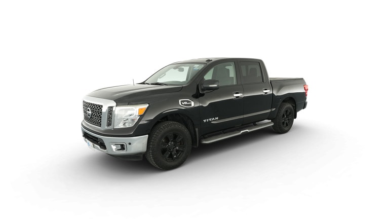 2017 Nissan Titan Crew Cab vehicle photo