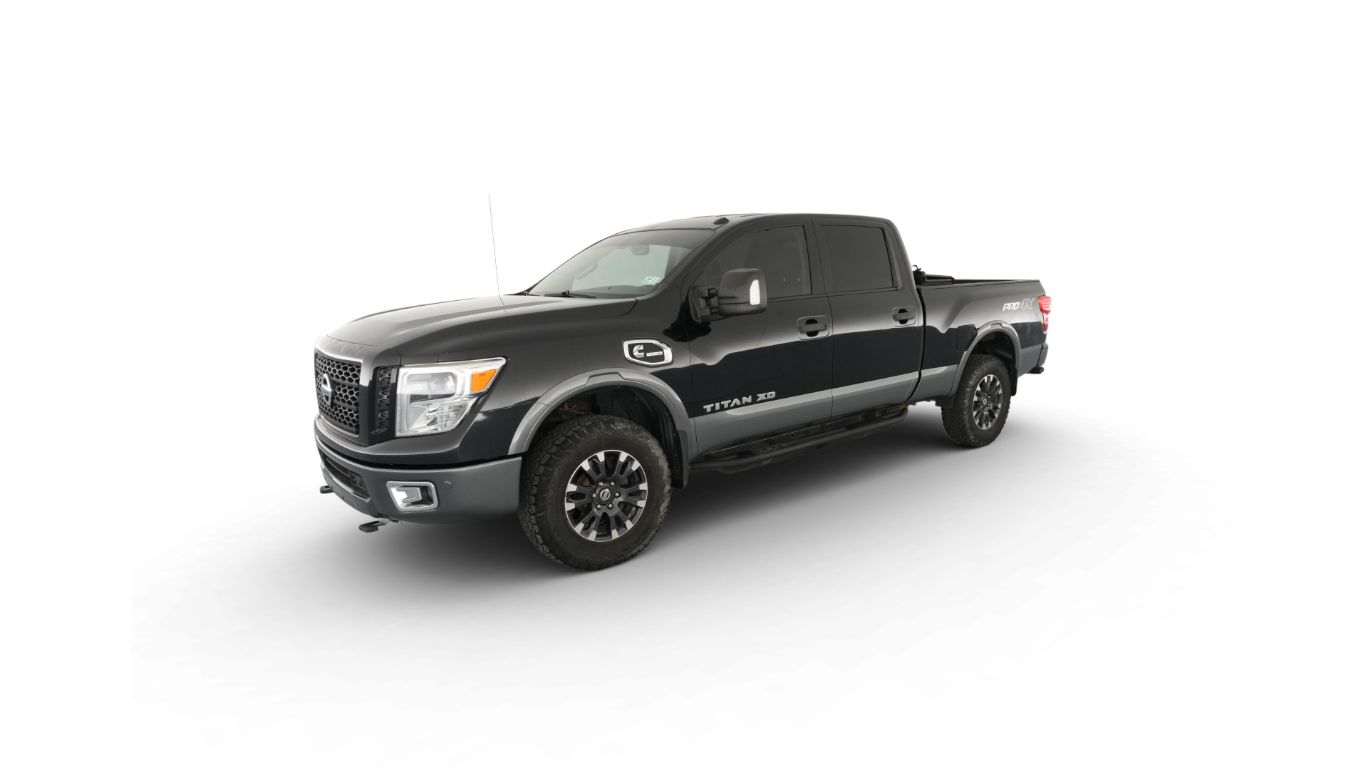 2017 Nissan TITAN XD Crew Cab vehicle photo
