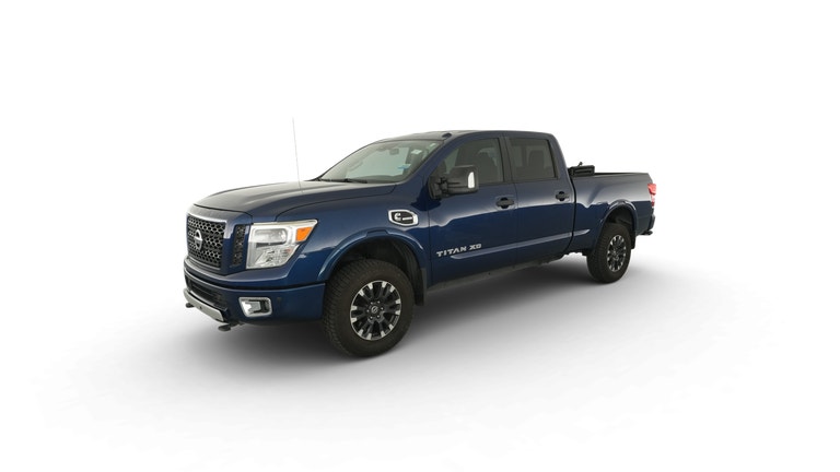 2017 Nissan TITAN XD Crew Cab vehicle photo