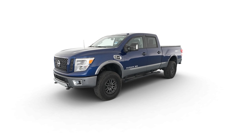 2017 Nissan TITAN XD Crew Cab vehicle photo