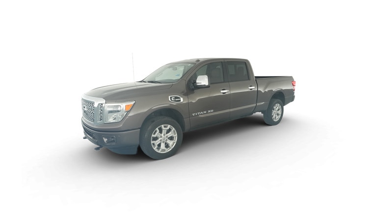 2017 Nissan TITAN XD Crew Cab vehicle photo