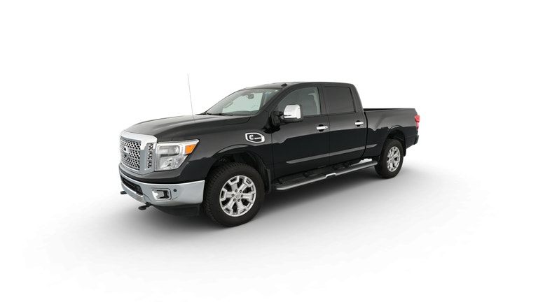 2017 Nissan TITAN XD Crew Cab vehicle photo