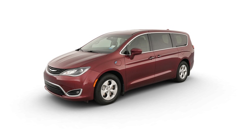 2018 Chrysler Pacifica Hybrid vehicle photo
