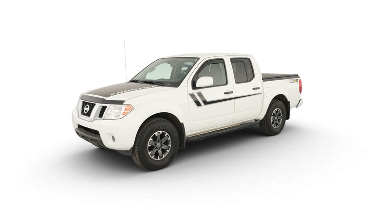 2018 Nissan Frontier Crew Cab vehicle photo
