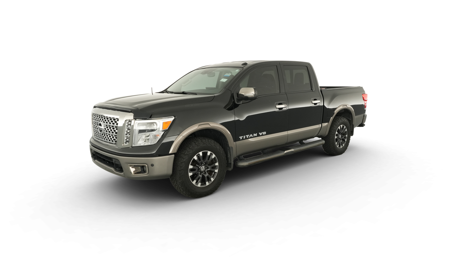 2018 Nissan Titan Crew Cab vehicle photo
