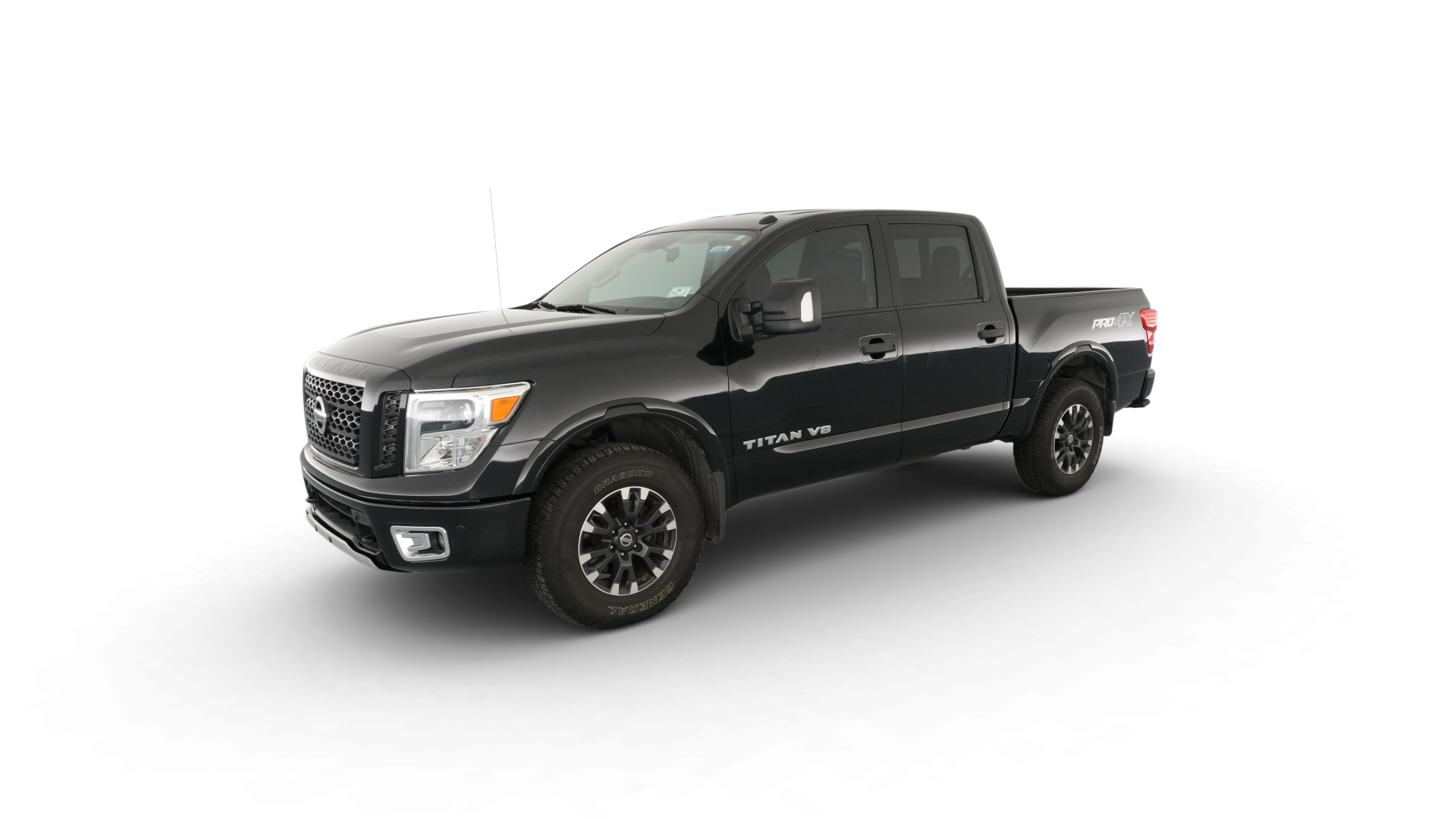 2018 Nissan Titan Crew Cab vehicle photo