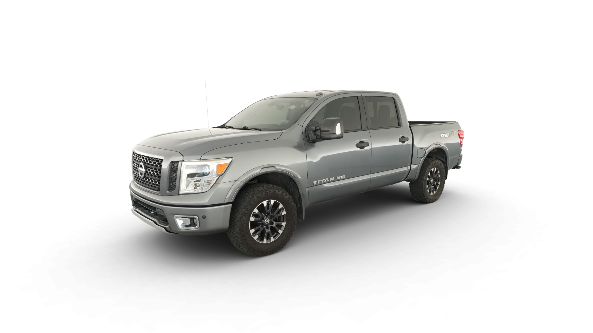 2018 Nissan Titan Crew Cab vehicle photo