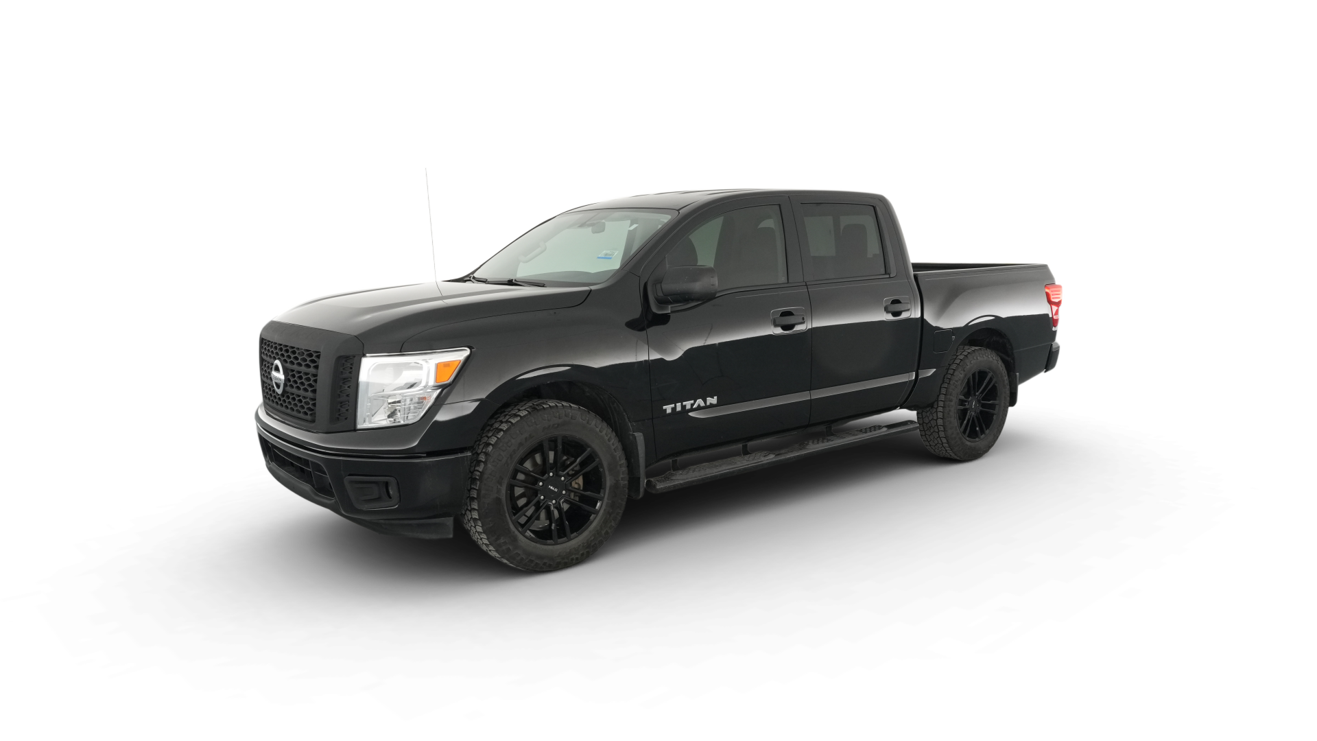 2018 Nissan Titan Crew Cab vehicle photo