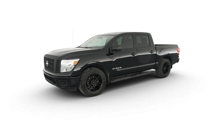 2018 Nissan Titan Crew Cab vehicle photo