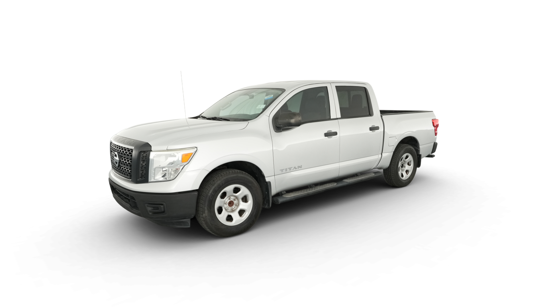 2018 Nissan Titan Crew Cab vehicle photo
