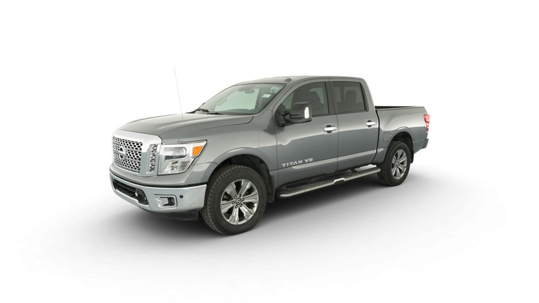 2018 Nissan Titan Crew Cab vehicle photo
