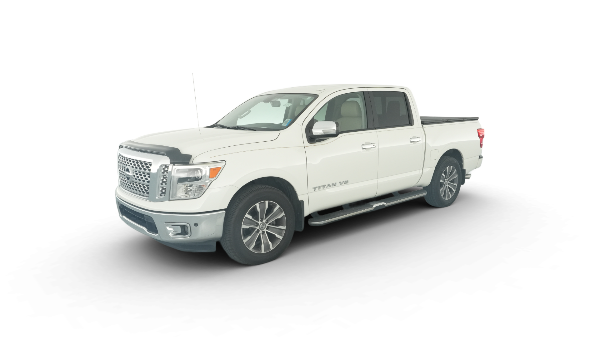 2018 Nissan Titan Crew Cab vehicle photo