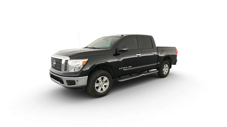 2018 Nissan Titan Crew Cab vehicle photo