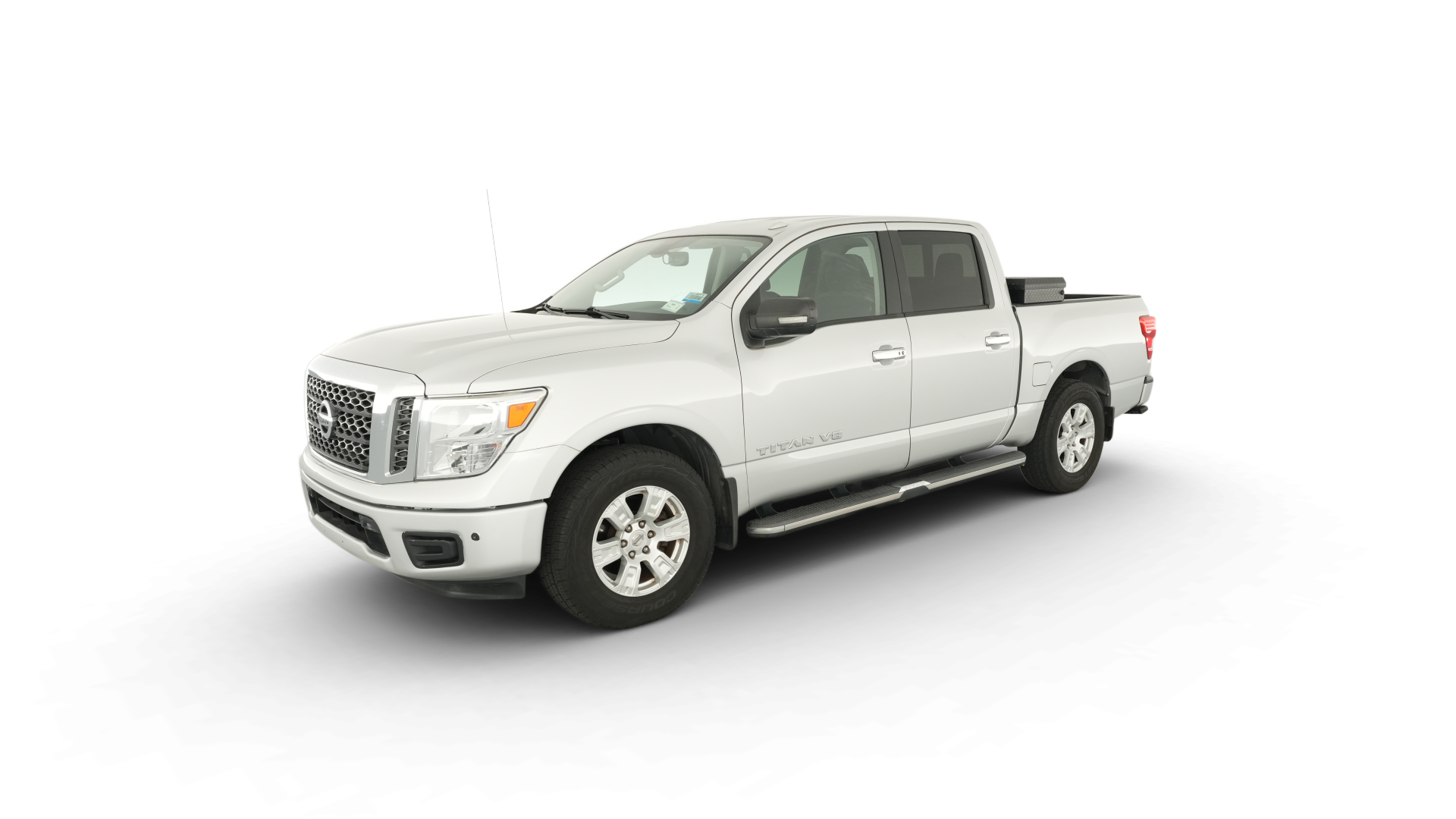 2018 Nissan Titan Crew Cab vehicle photo