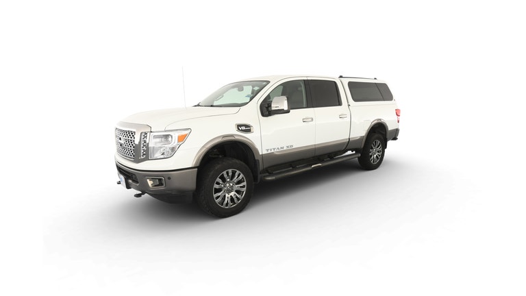 2018 Nissan TITAN XD Crew Cab vehicle photo