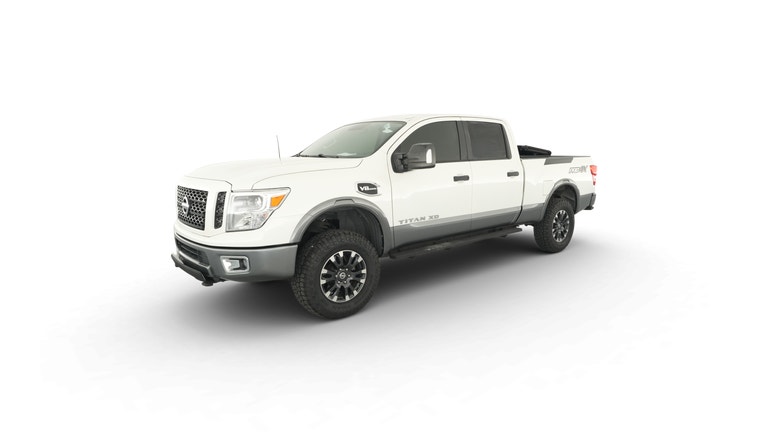 2018 Nissan TITAN XD Crew Cab vehicle photo