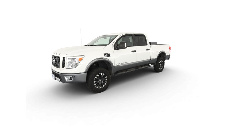 2018 Nissan TITAN XD Crew Cab vehicle photo