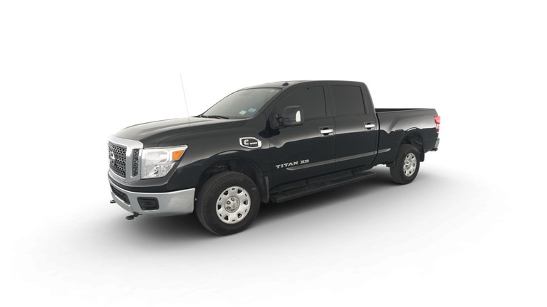 2018 Nissan TITAN XD Crew Cab vehicle photo