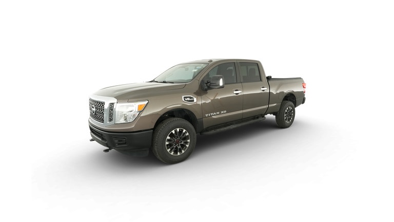 2018 Nissan TITAN XD Crew Cab vehicle photo