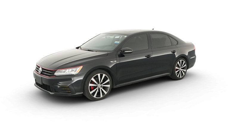 2018 Volkswagen Passat vehicle photo