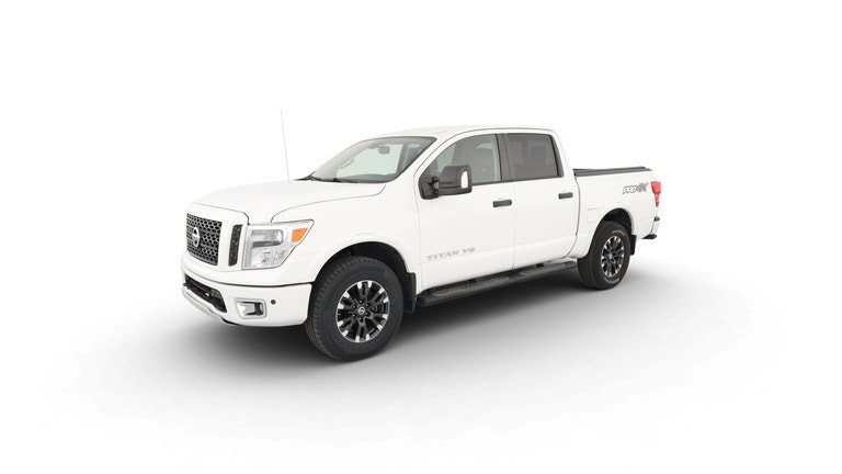 2019 Nissan Titan Crew Cab vehicle photo