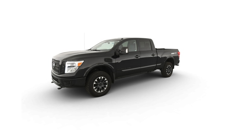 2019 Nissan TITAN XD Crew Cab vehicle photo