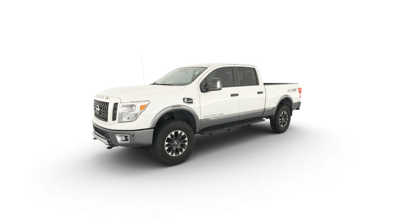 2019 Nissan TITAN XD Crew Cab vehicle photo