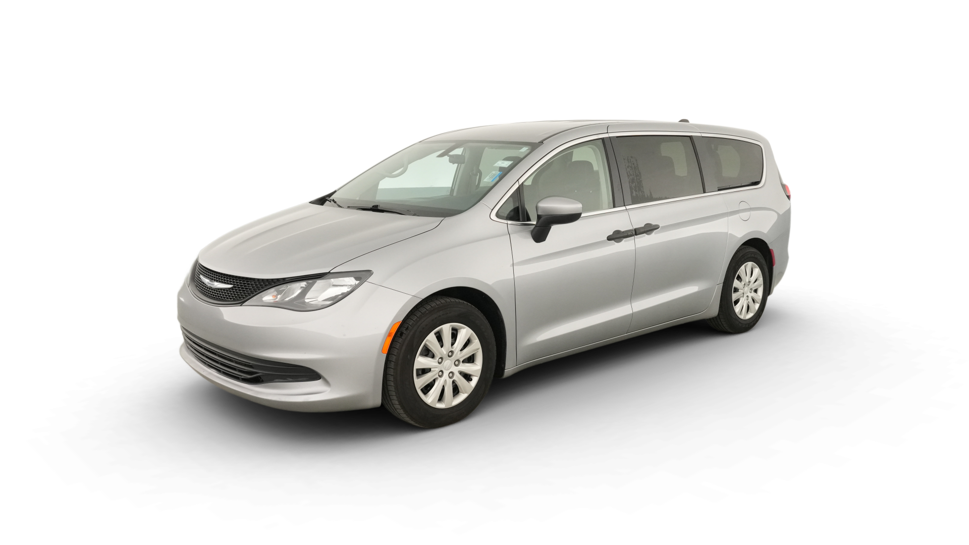 2020 Chrysler Voyager vehicle photo
