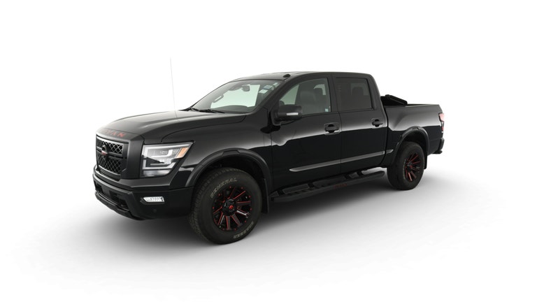 2020 Nissan Titan Crew Cab vehicle photo