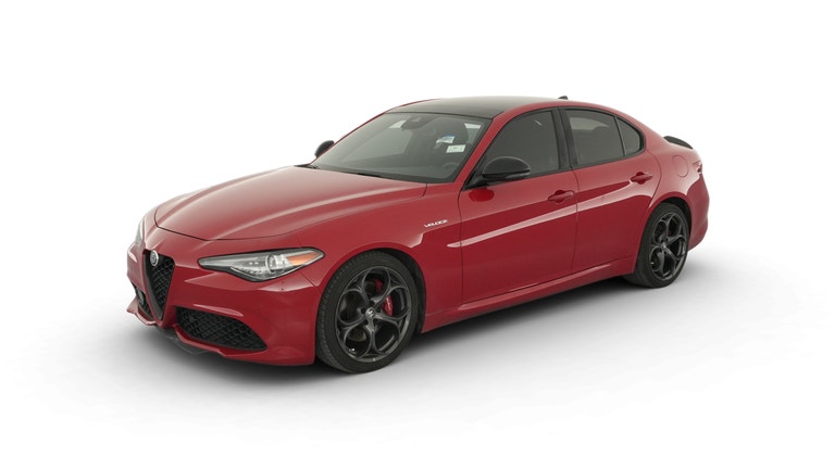 2022 Alfa Romeo Giulia vehicle photo