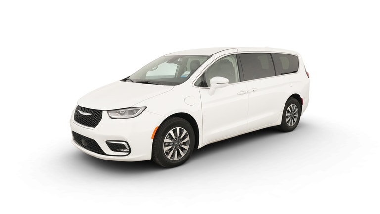 2022 Chrysler Pacifica Hybrid vehicle photo