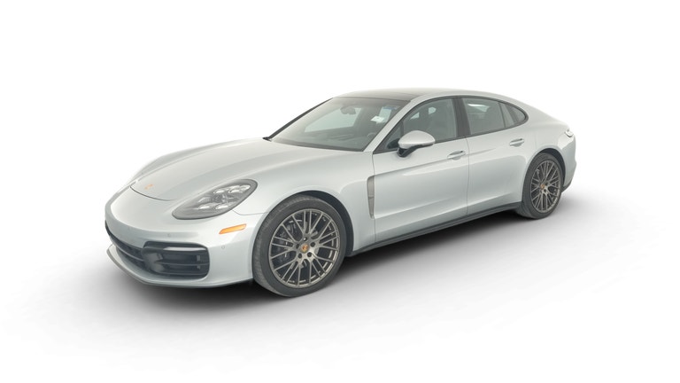 2022 Porsche Panamera vehicle photo