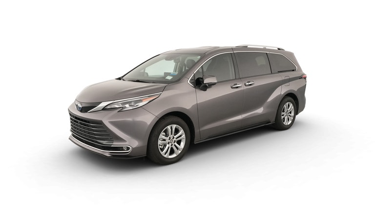 2023 Toyota Sienna vehicle photo
